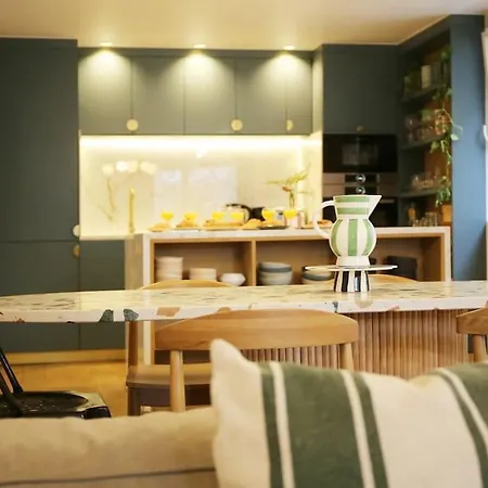 Experience Parisienne En Plein Coeur Du Marais Apartment Paris