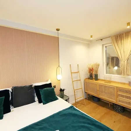 Apartment Experience Parisienne En Plein Coeur Du Marais