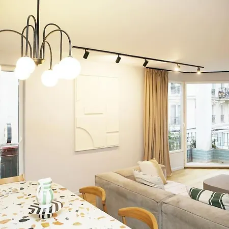 Apartment Experience Parisienne En Plein Coeur Du Marais
