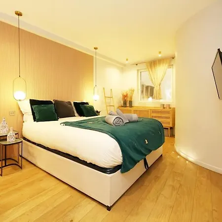 Experience Parisienne En Plein Coeur Du Marais Apartment *